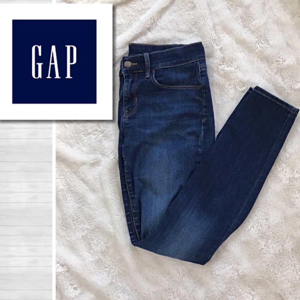 GAP Skinny Jeans